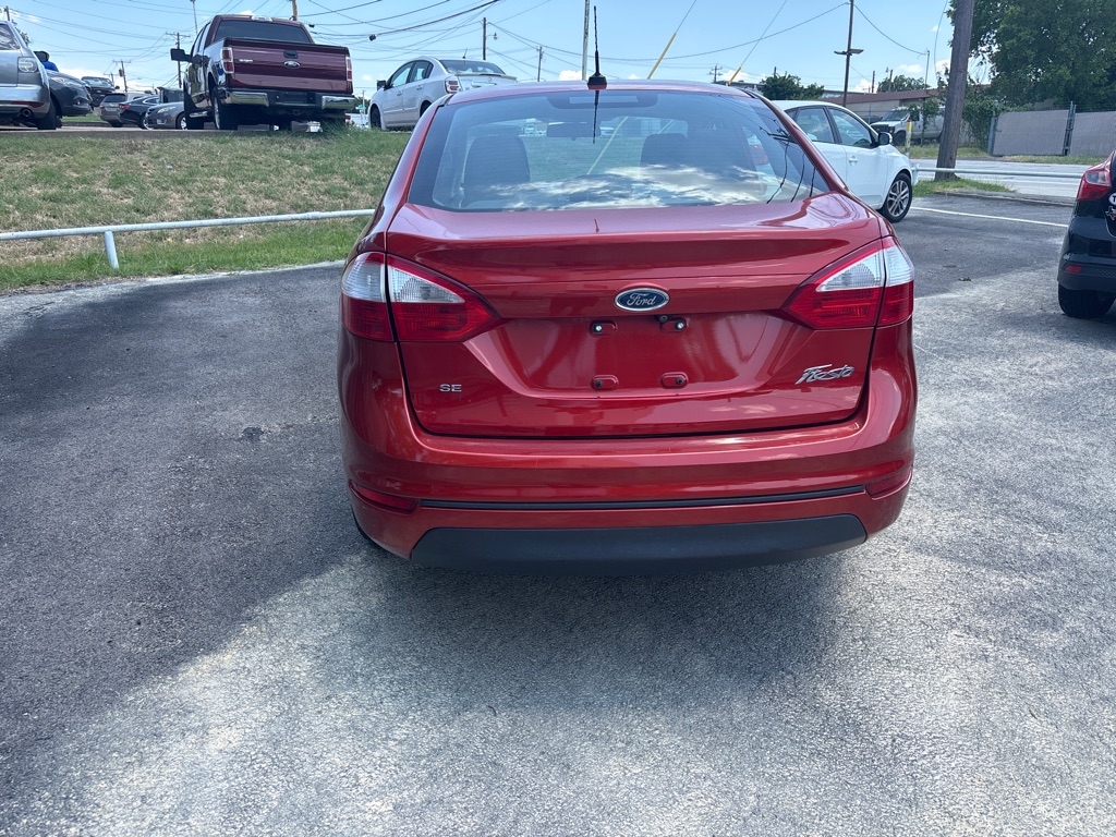 Photo 12 of this FORD FIESTA