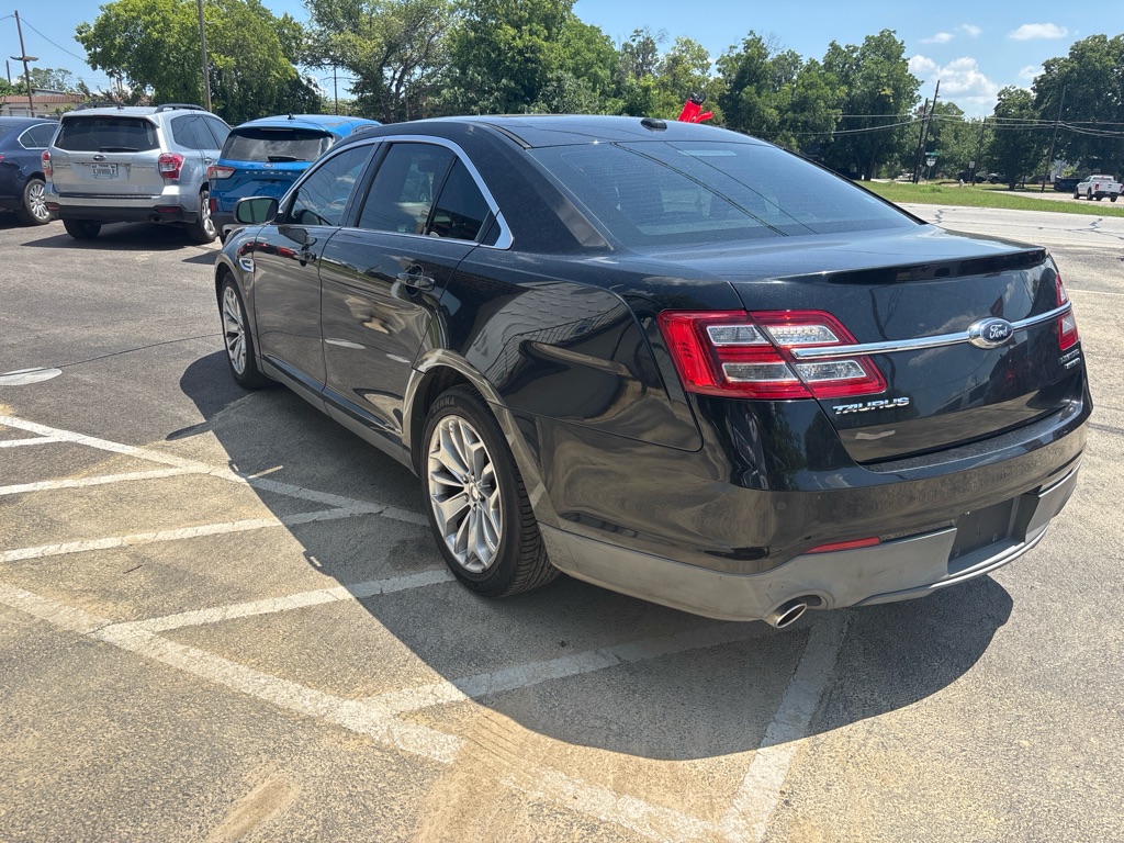 Photo 5 of this FORD TAURUS