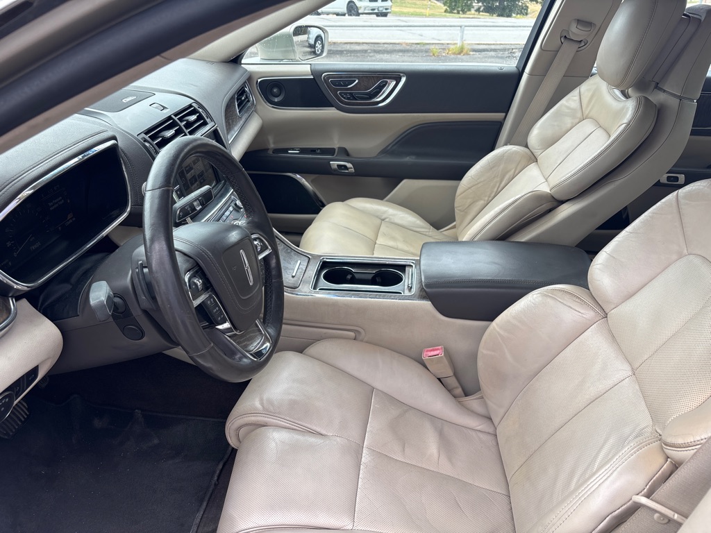 Photo 12 of this LINCOLN CONTINENTAL