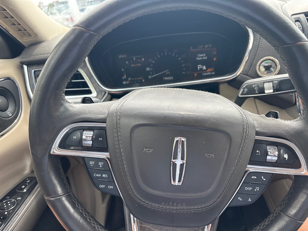 Photo 15 of this LINCOLN CONTINENTAL