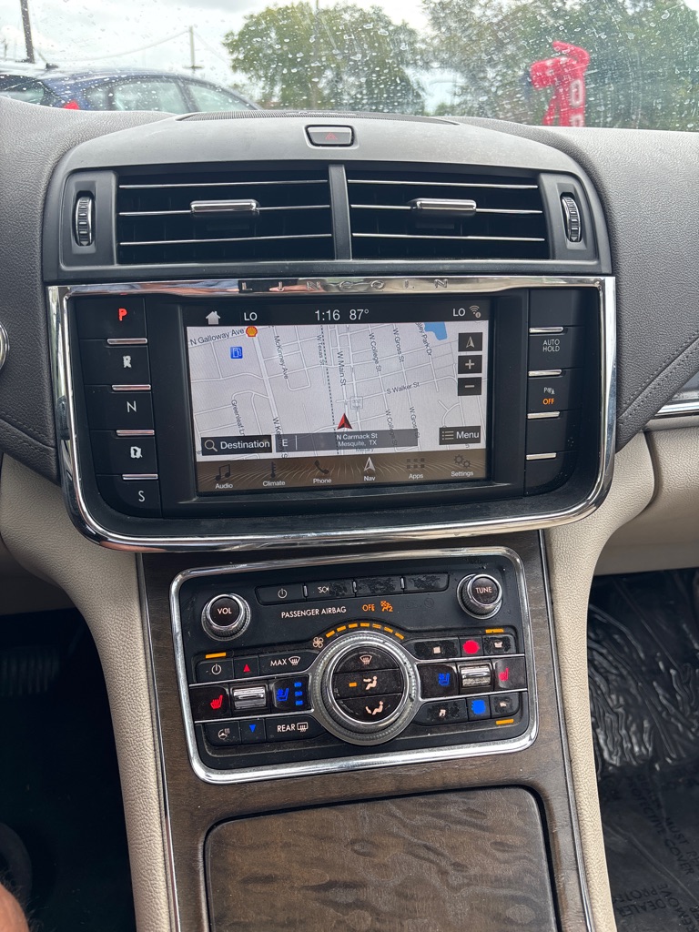 Photo 14 of this LINCOLN CONTINENTAL