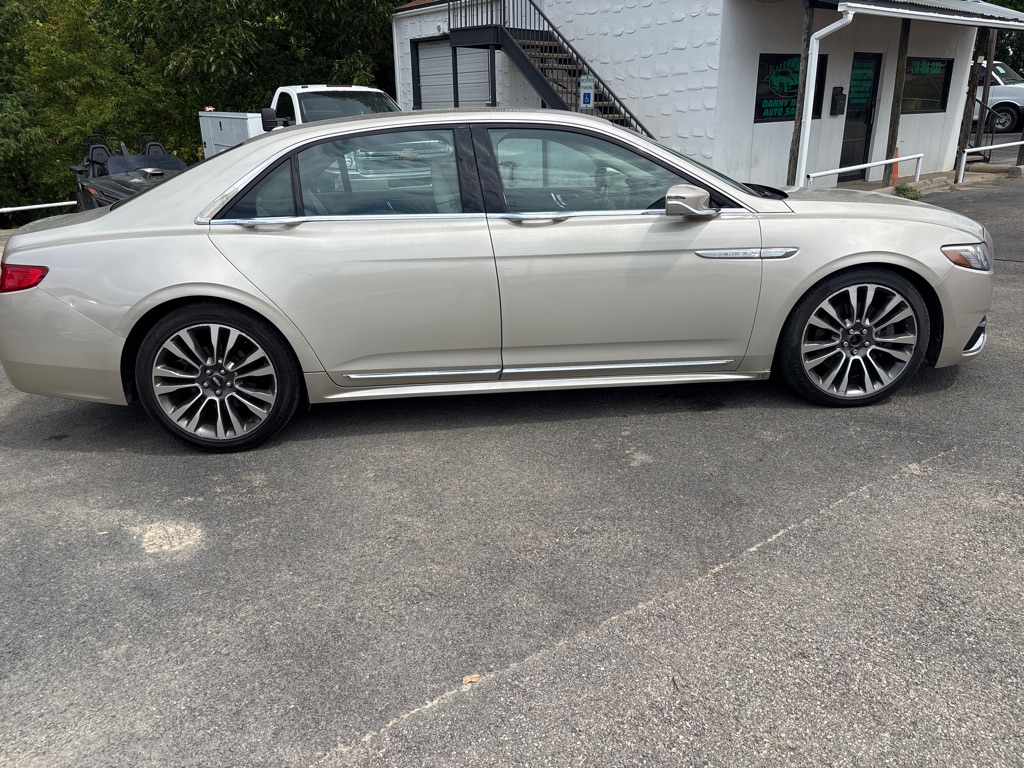 Photo 8 of this LINCOLN CONTINENTAL