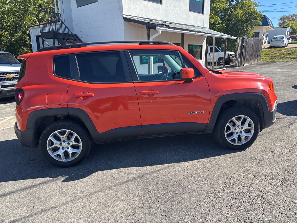 Photo 16 of this JEEP RENEGADE