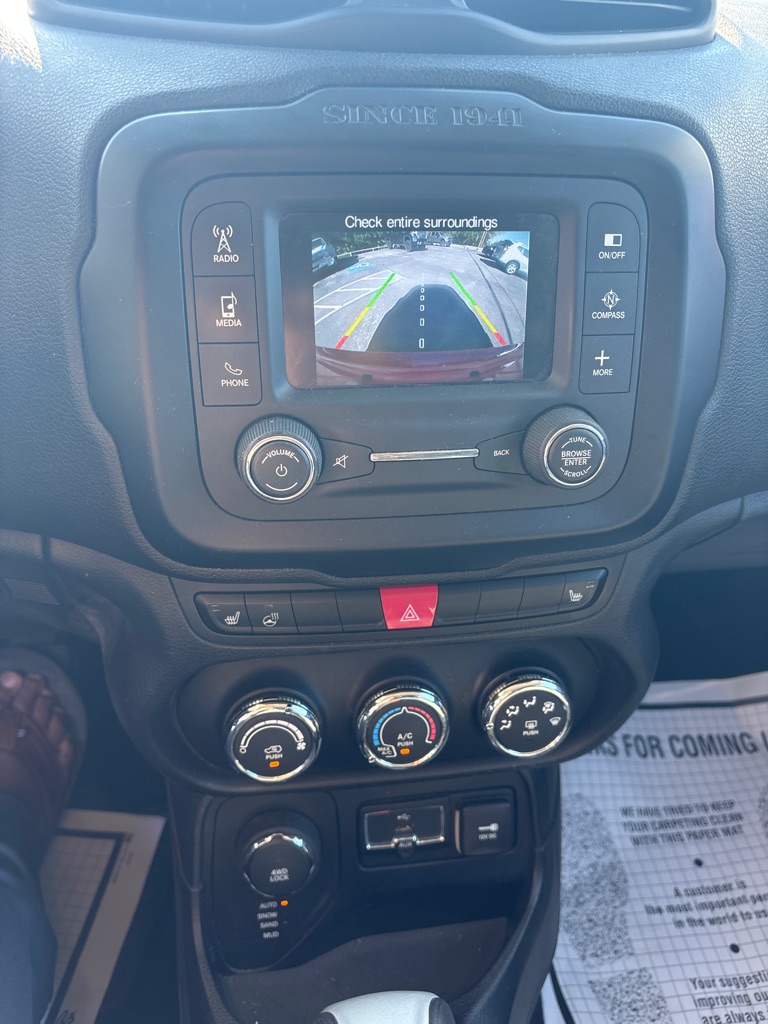 Photo 28 of this JEEP RENEGADE