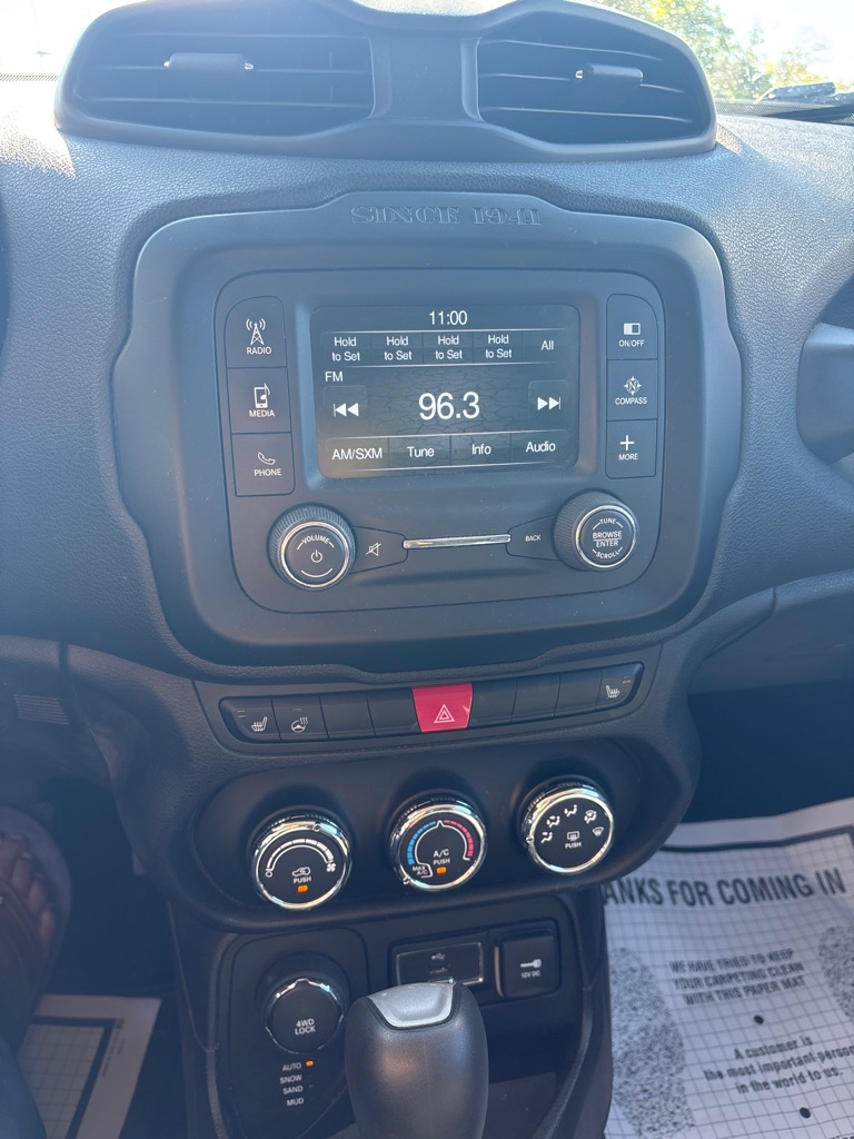 Photo 26 of this JEEP RENEGADE