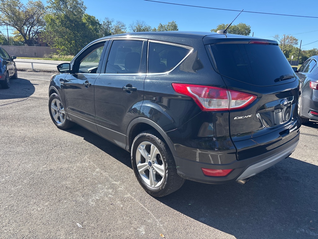 Photo 9 of this FORD ESCAPE