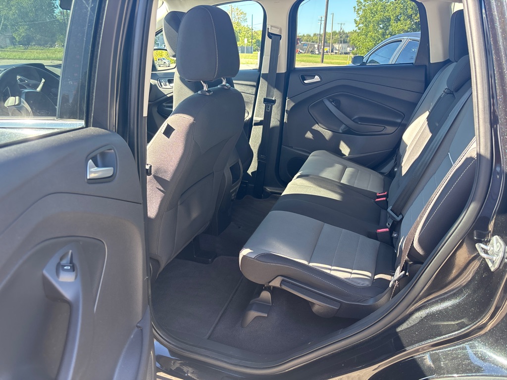 Photo 18 of this FORD ESCAPE