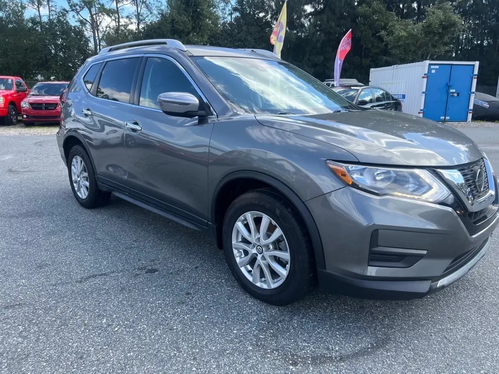 View vehicle photo 3