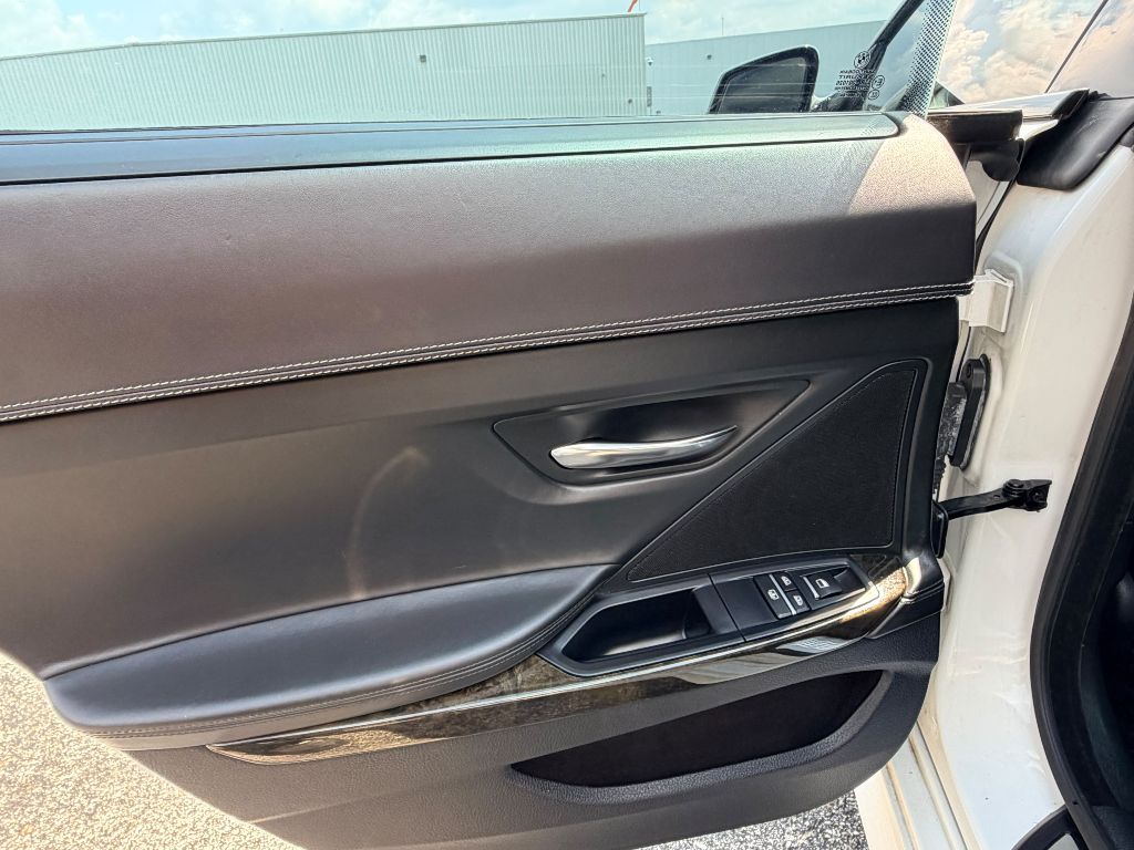 Photo 32 of this BMW 6 SERIES