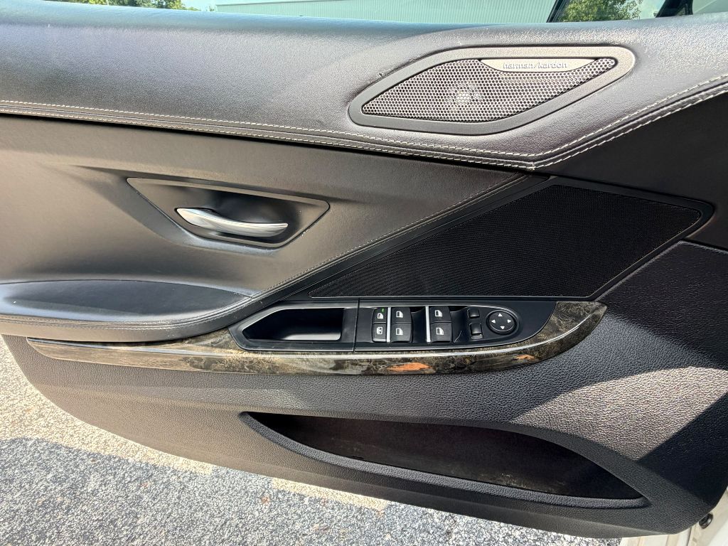 Photo 19 of this BMW 6 SERIES