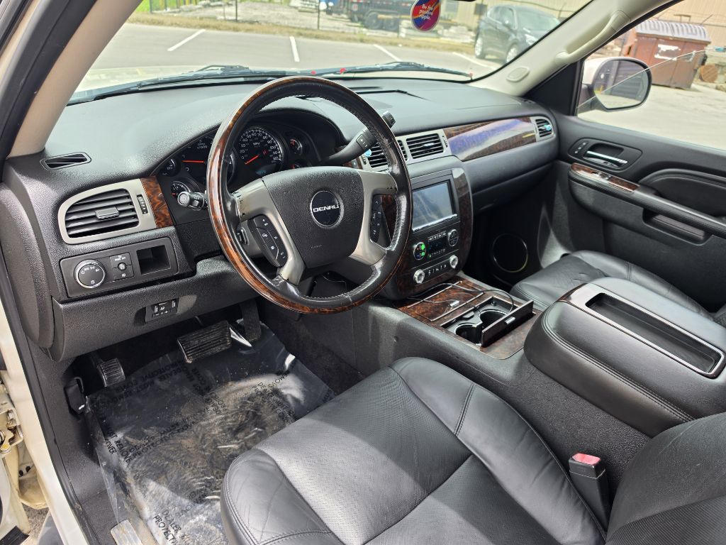 Photo 9 of this GMC YUKON XL