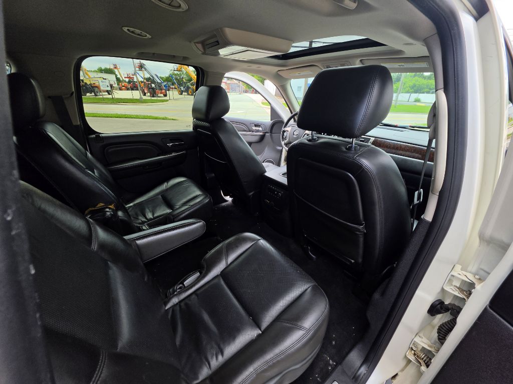 Photo 34 of this GMC YUKON XL
