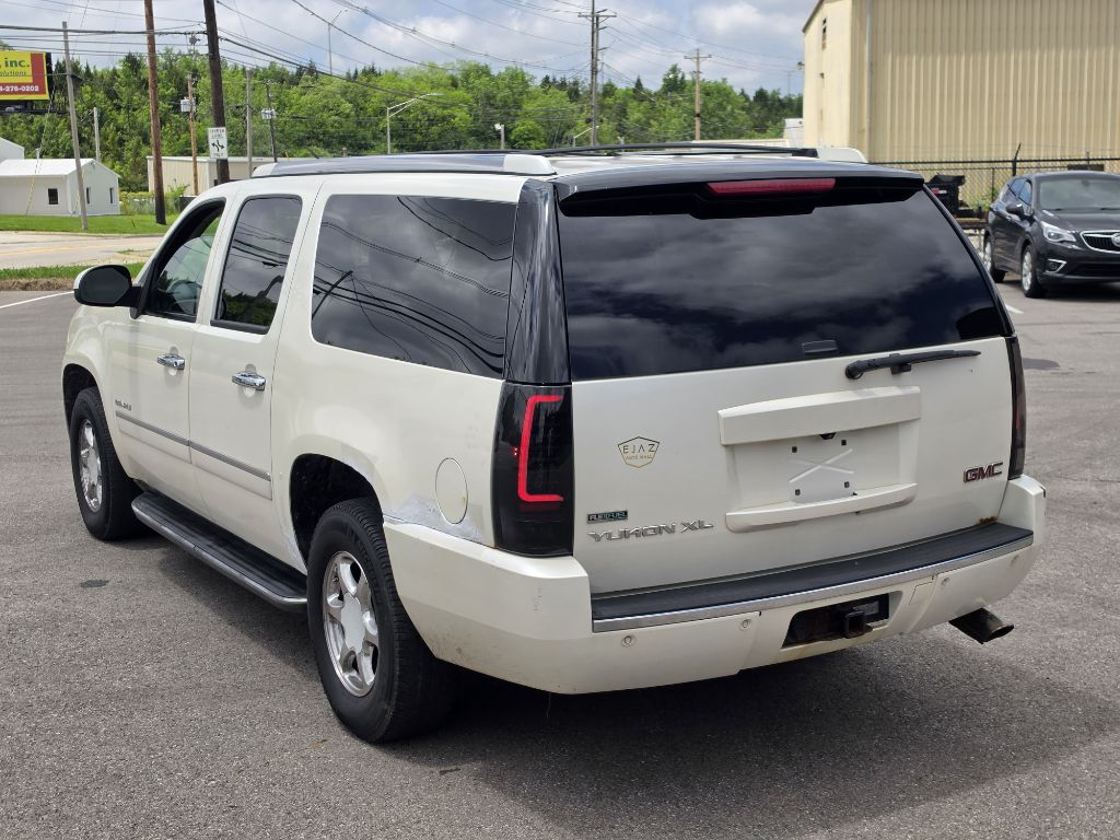 Photo 7 of this GMC YUKON XL
