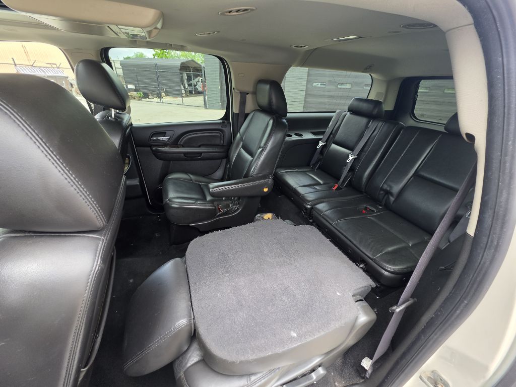 Photo 31 of this GMC YUKON XL