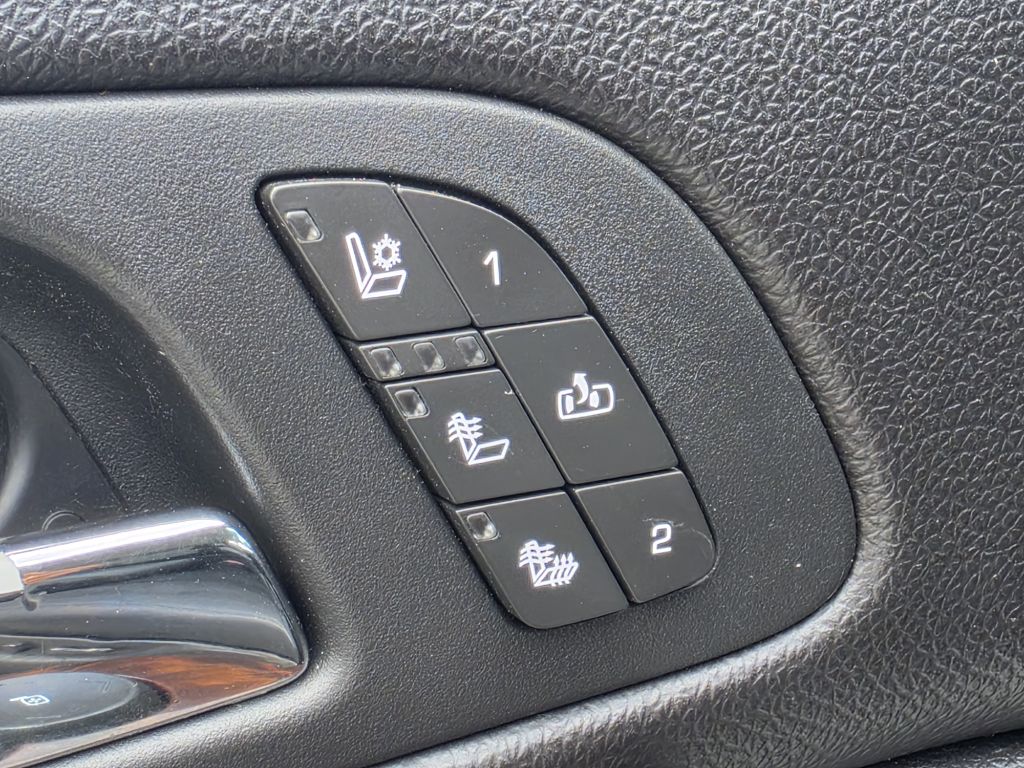 Photo 12 of this GMC YUKON XL
