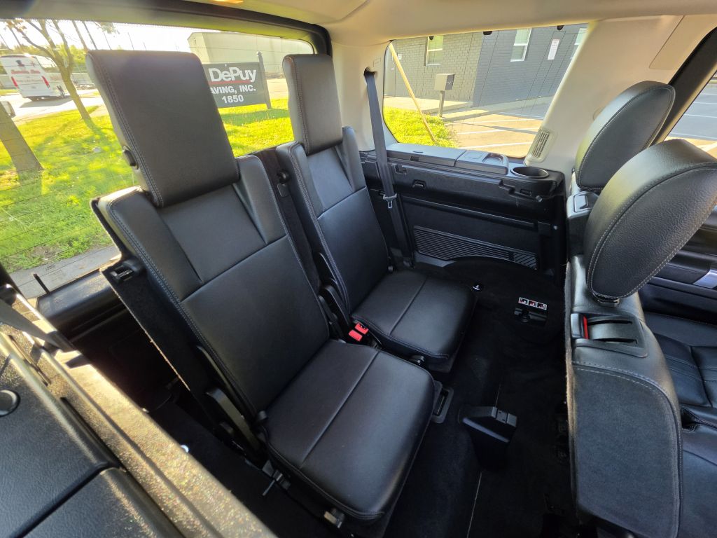 Photo 11 of this LAND ROVER LR4