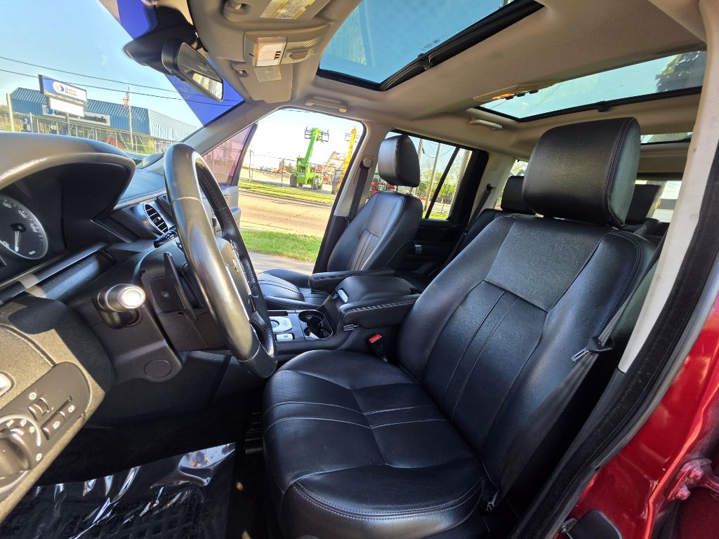 Photo 9 of this LAND ROVER LR4