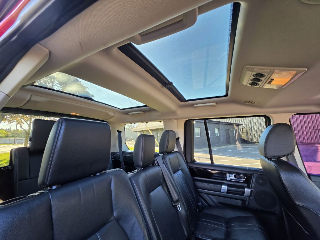 Photo 23 of this LAND ROVER LR4