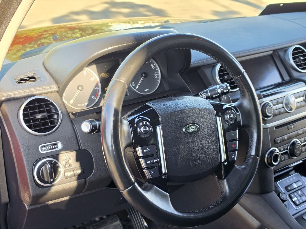 Photo 33 of this LAND ROVER LR4