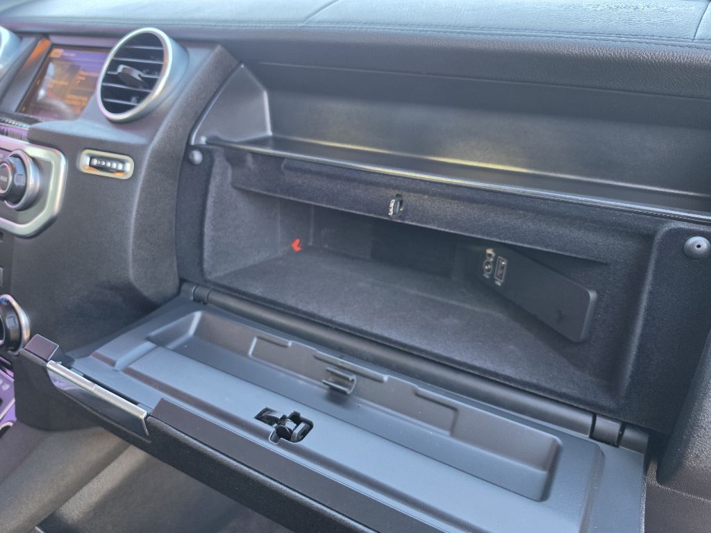 Photo 18 of this LAND ROVER LR4