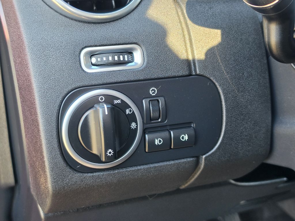 Photo 34 of this LAND ROVER LR4