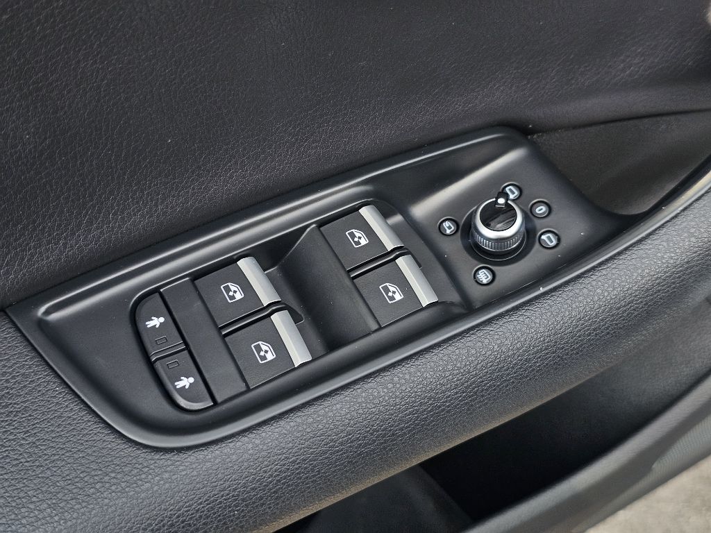 Photo 39 of this AUDI Q7