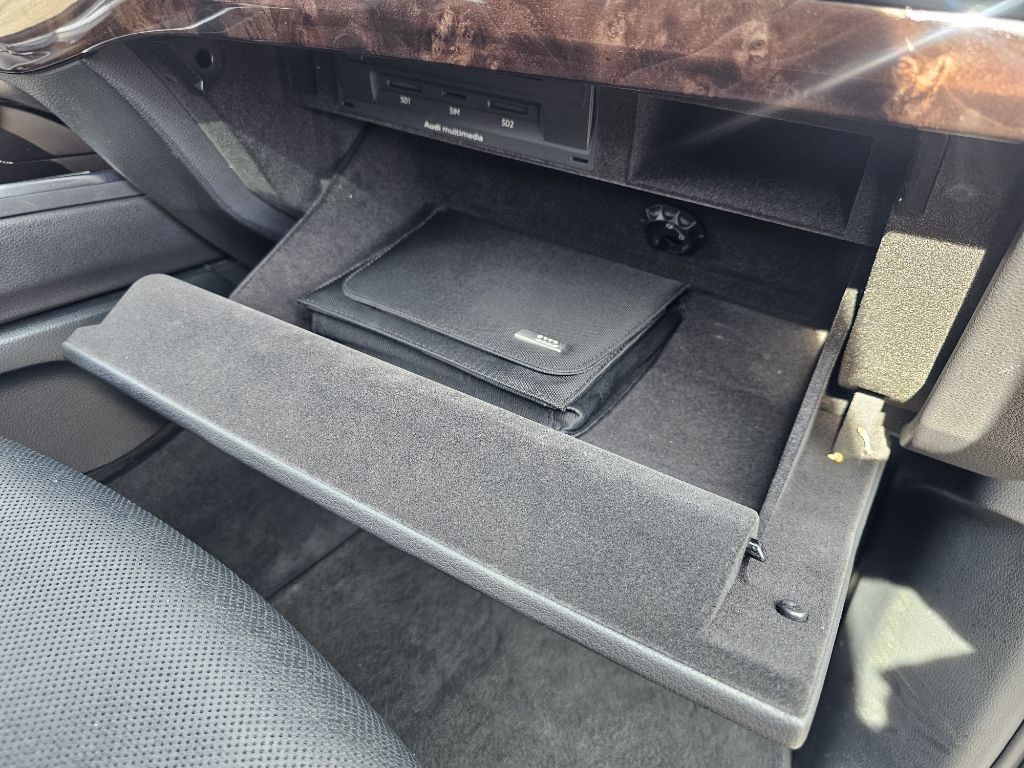 Photo 30 of this AUDI Q7