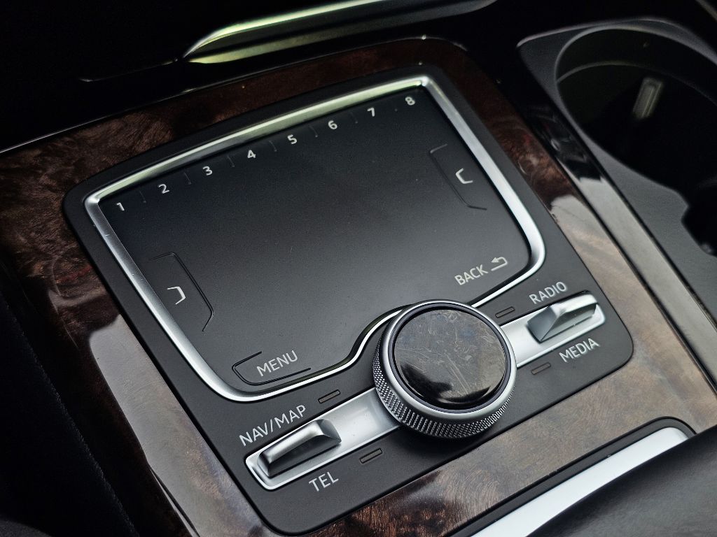 Photo 32 of this AUDI Q7
