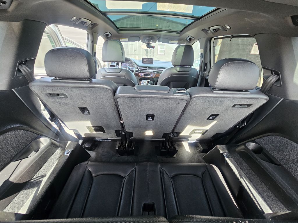 Photo 29 of this AUDI Q7
