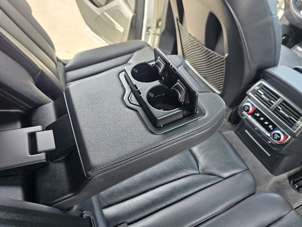 Photo 28 of this AUDI Q7