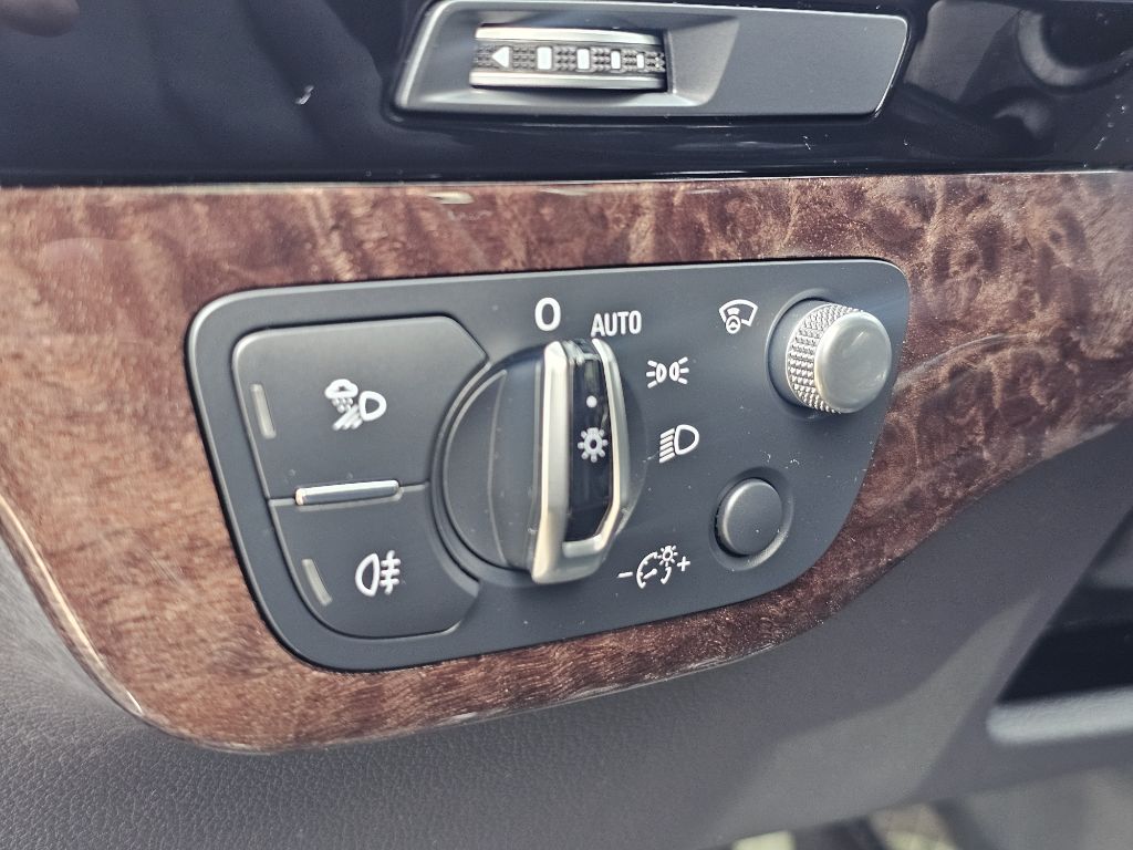 Photo 38 of this AUDI Q7