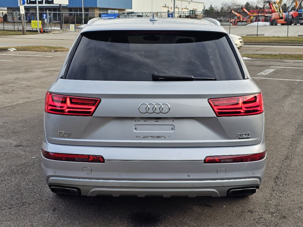 Photo 5 of this AUDI Q7
