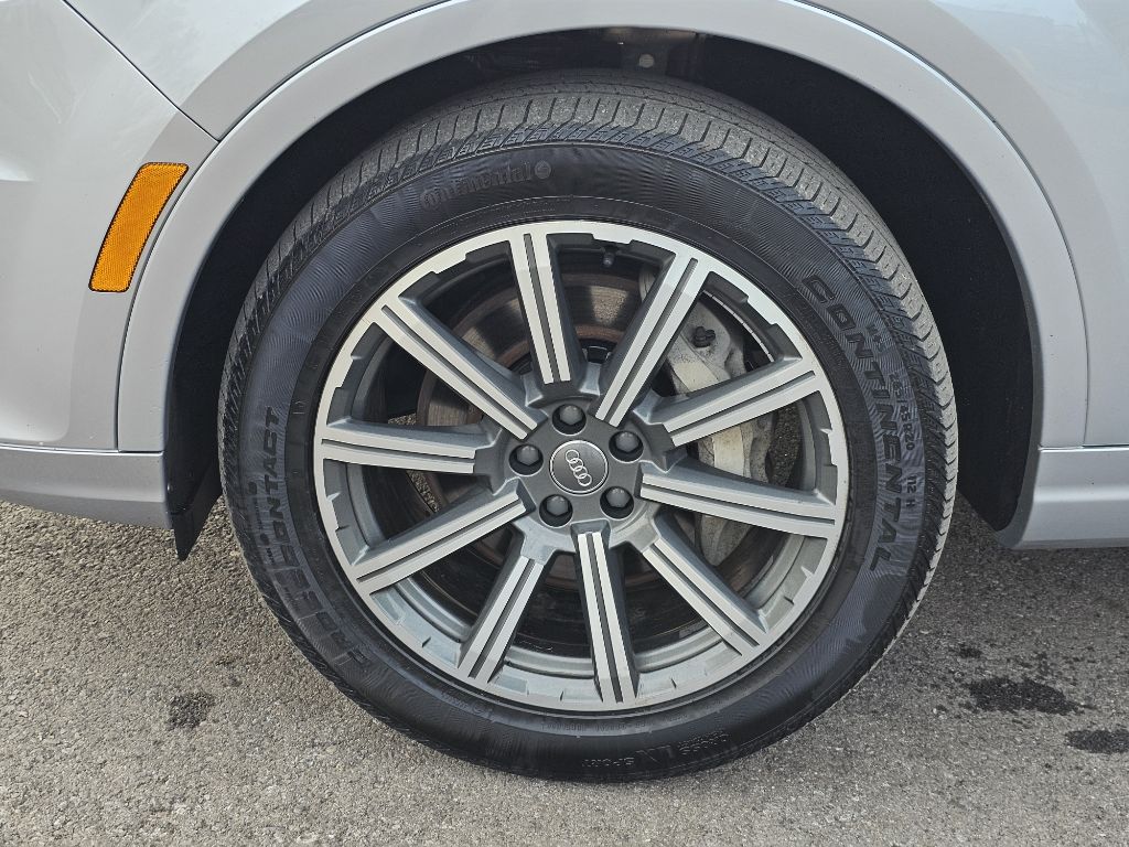 Photo 10 of this AUDI Q7