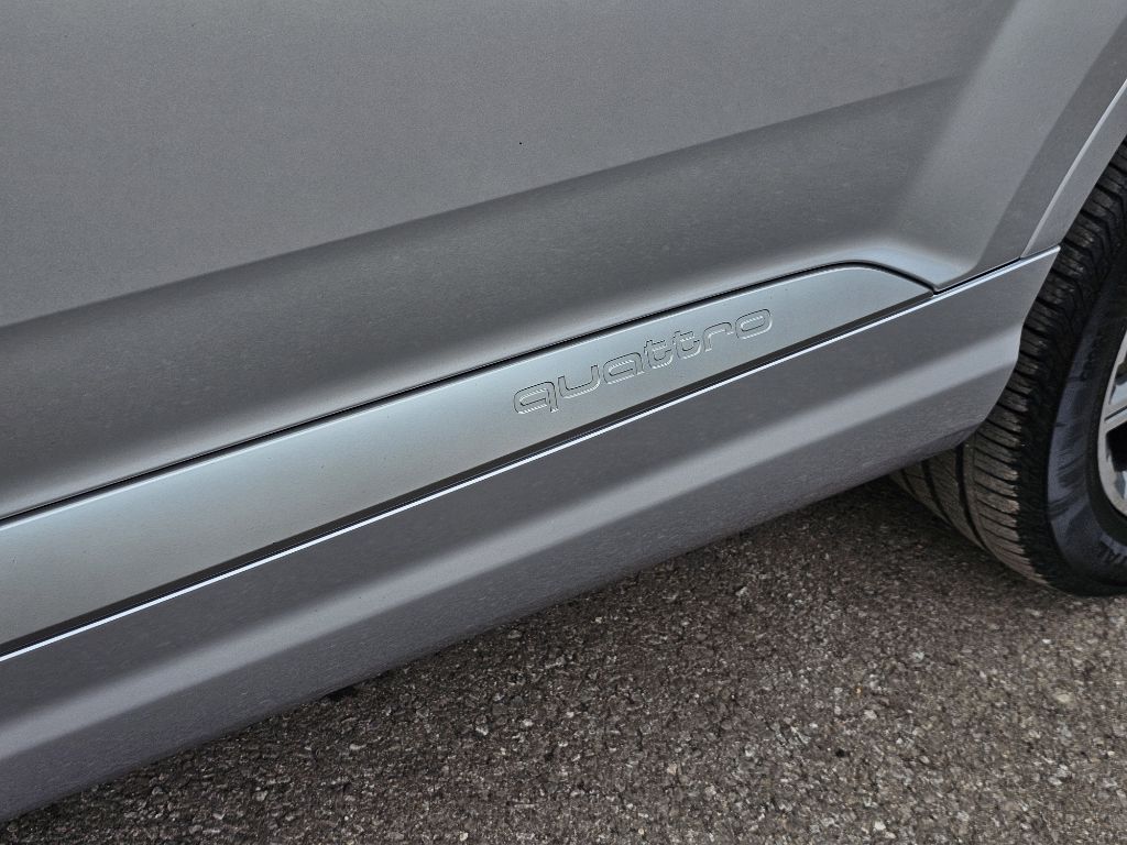 Photo 12 of this AUDI Q7
