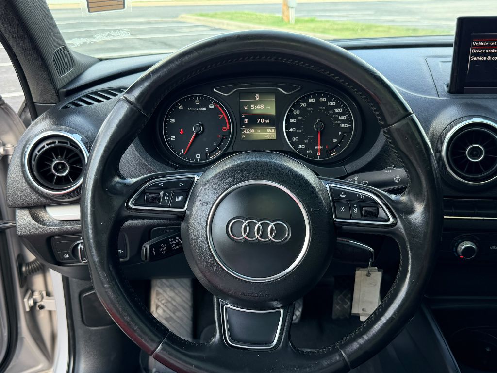 Photo 8 of this AUDI A3