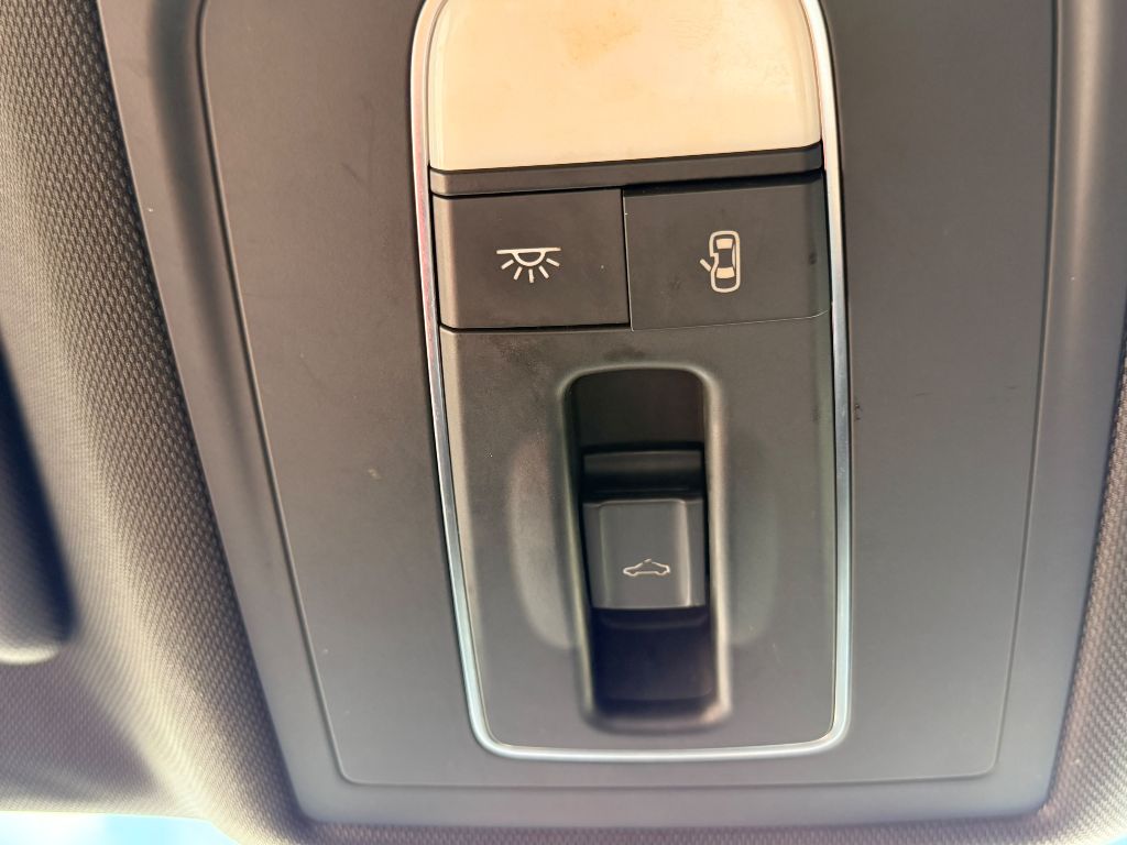 Photo 25 of this AUDI A3