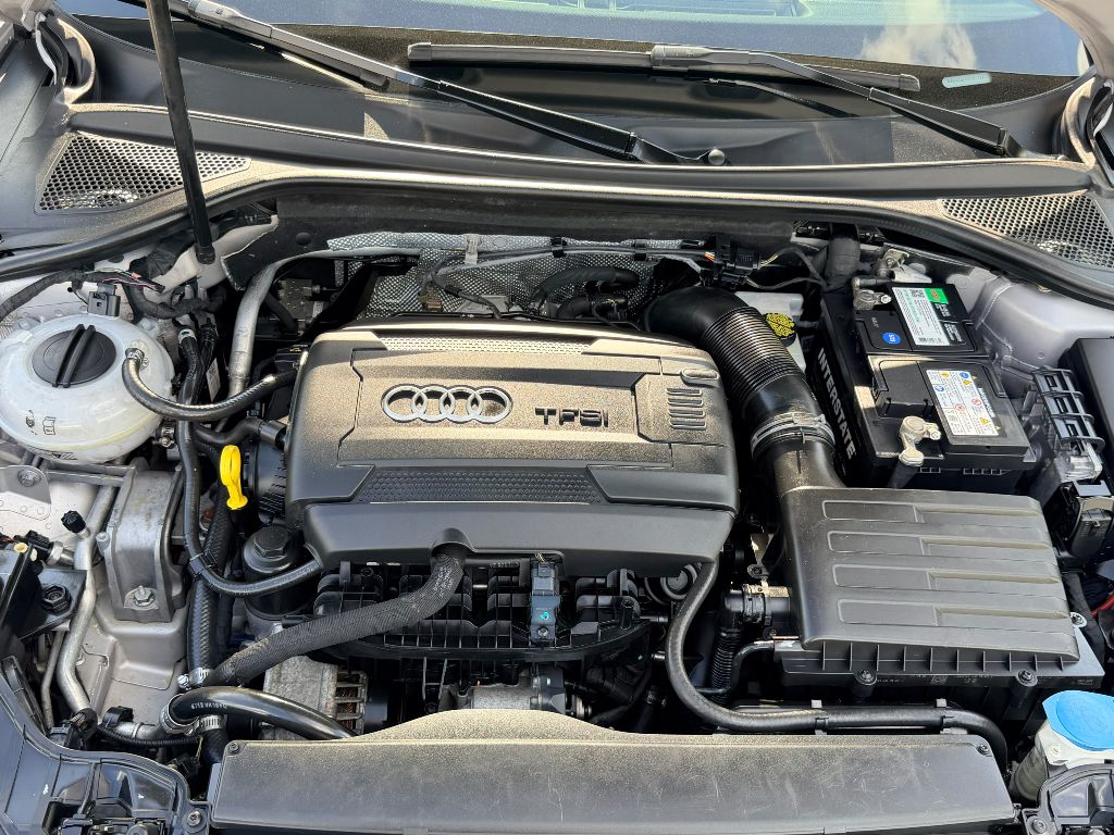 Photo 21 of this AUDI A3
