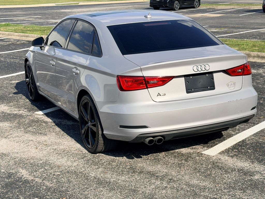 Photo 4 of this AUDI A3