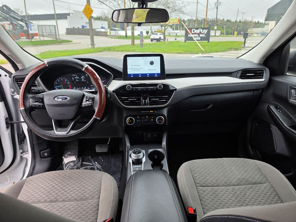 Photo 16 of this FORD ESCAPE
