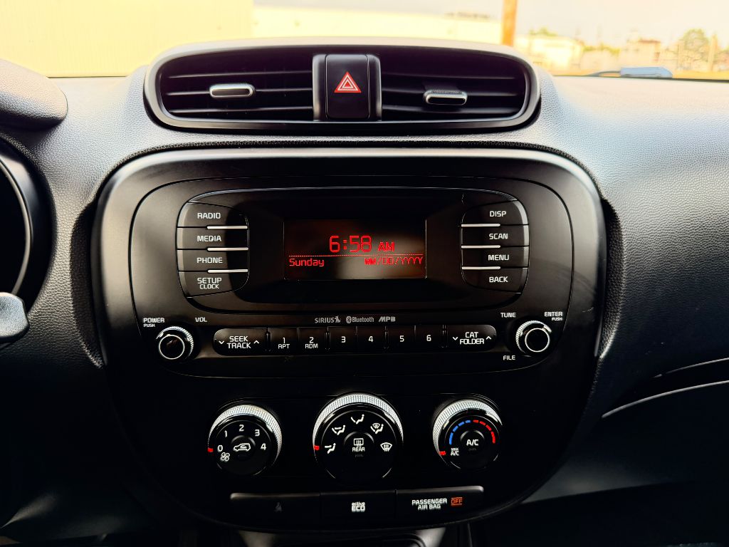 Photo 23 of this KIA SOUL