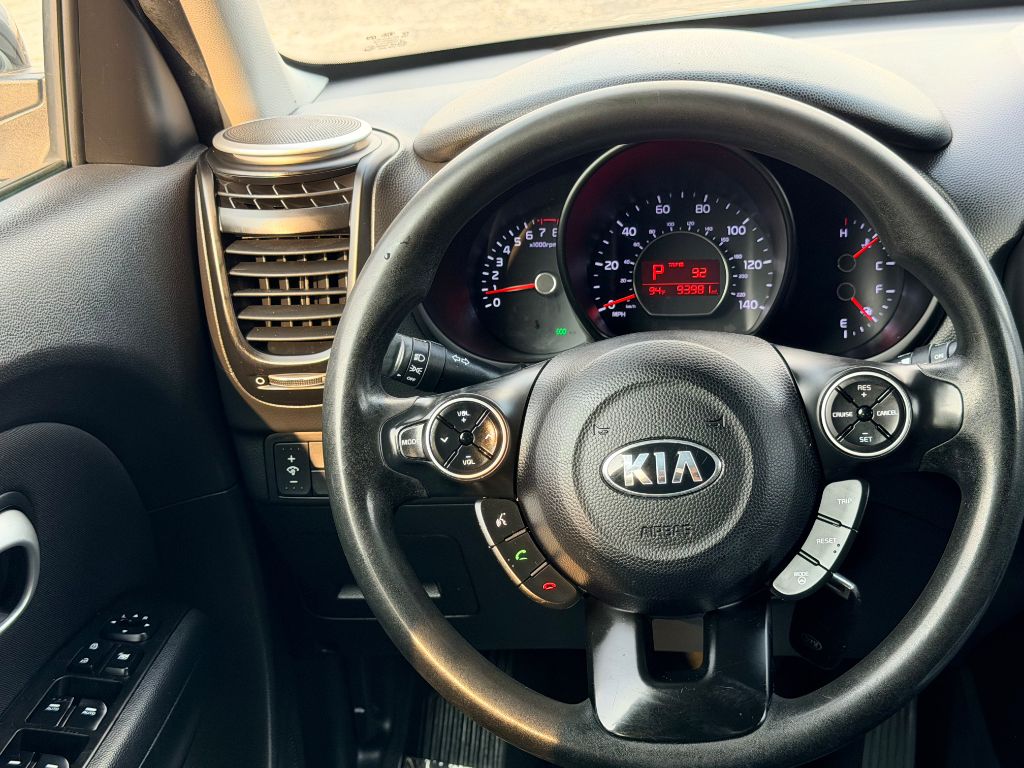 Photo 21 of this KIA SOUL