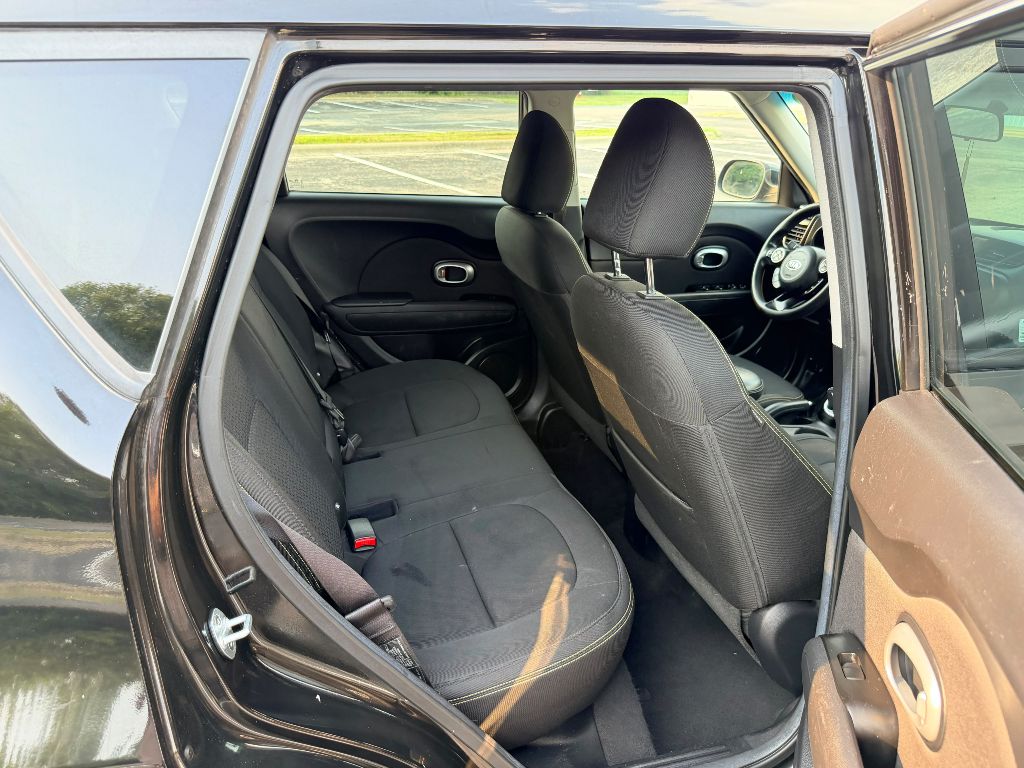 Photo 17 of this KIA SOUL