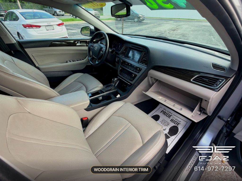Photo 18 of this HYUNDAI SONATA
