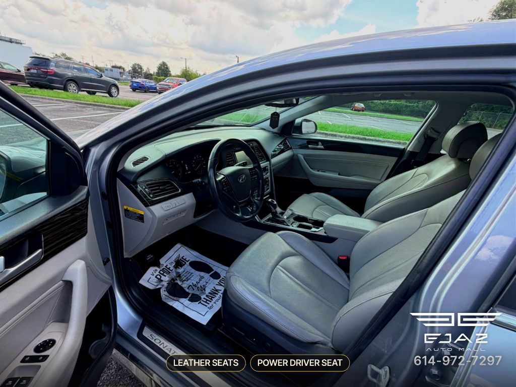 Photo 12 of this HYUNDAI SONATA