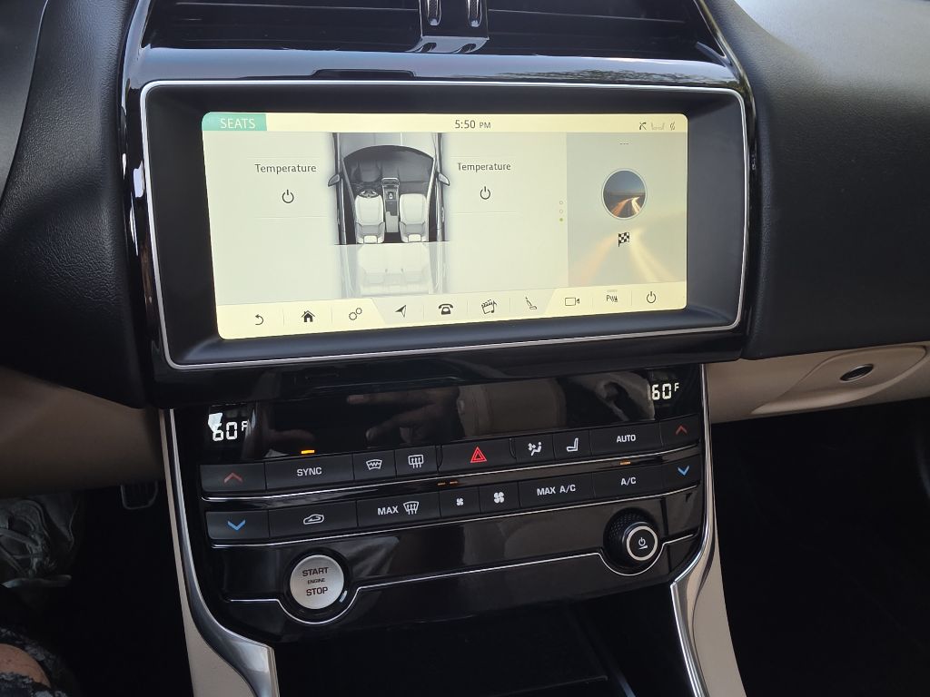 Photo 21 of this JAGUAR XE