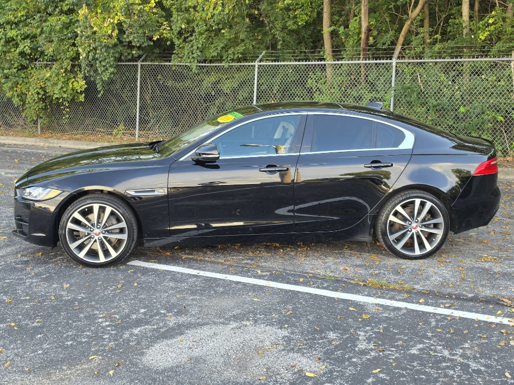 Photo 8 of this JAGUAR XE