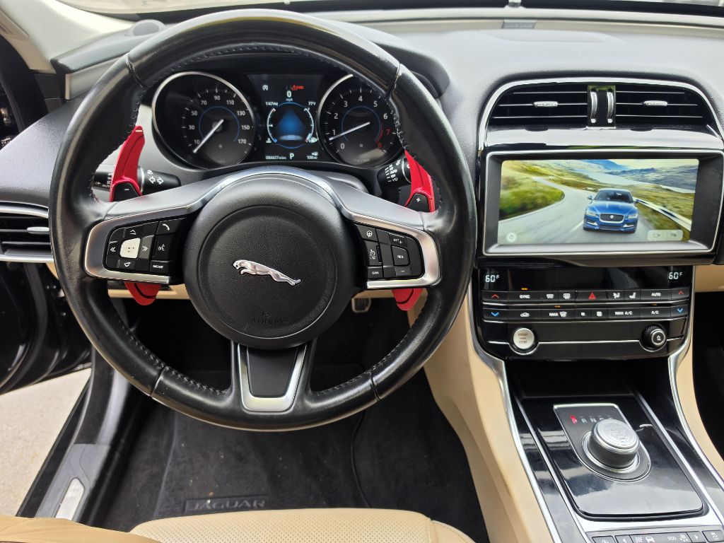 Photo 38 of this JAGUAR XE