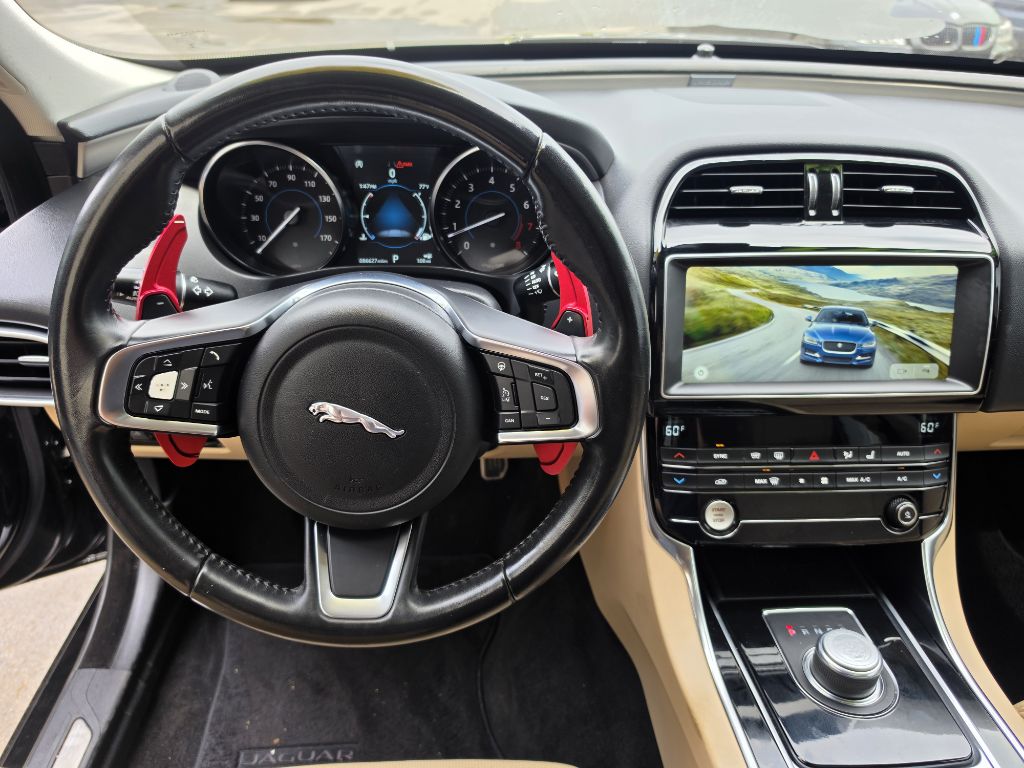 Photo 37 of this JAGUAR XE