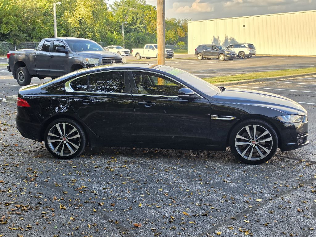2019 JAGUAR XE