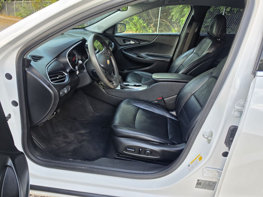 Photo 12 of this CHEVROLET MALIBU